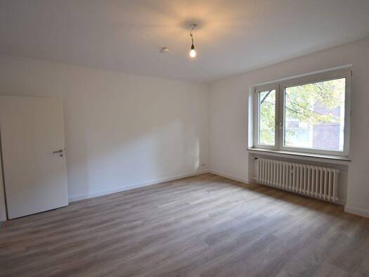 Wohnung zur Miete 895 € 2 Zimmer 63 m² frei ab sofort Zeppelinstr. 39 Eller Düsseldorf 40231