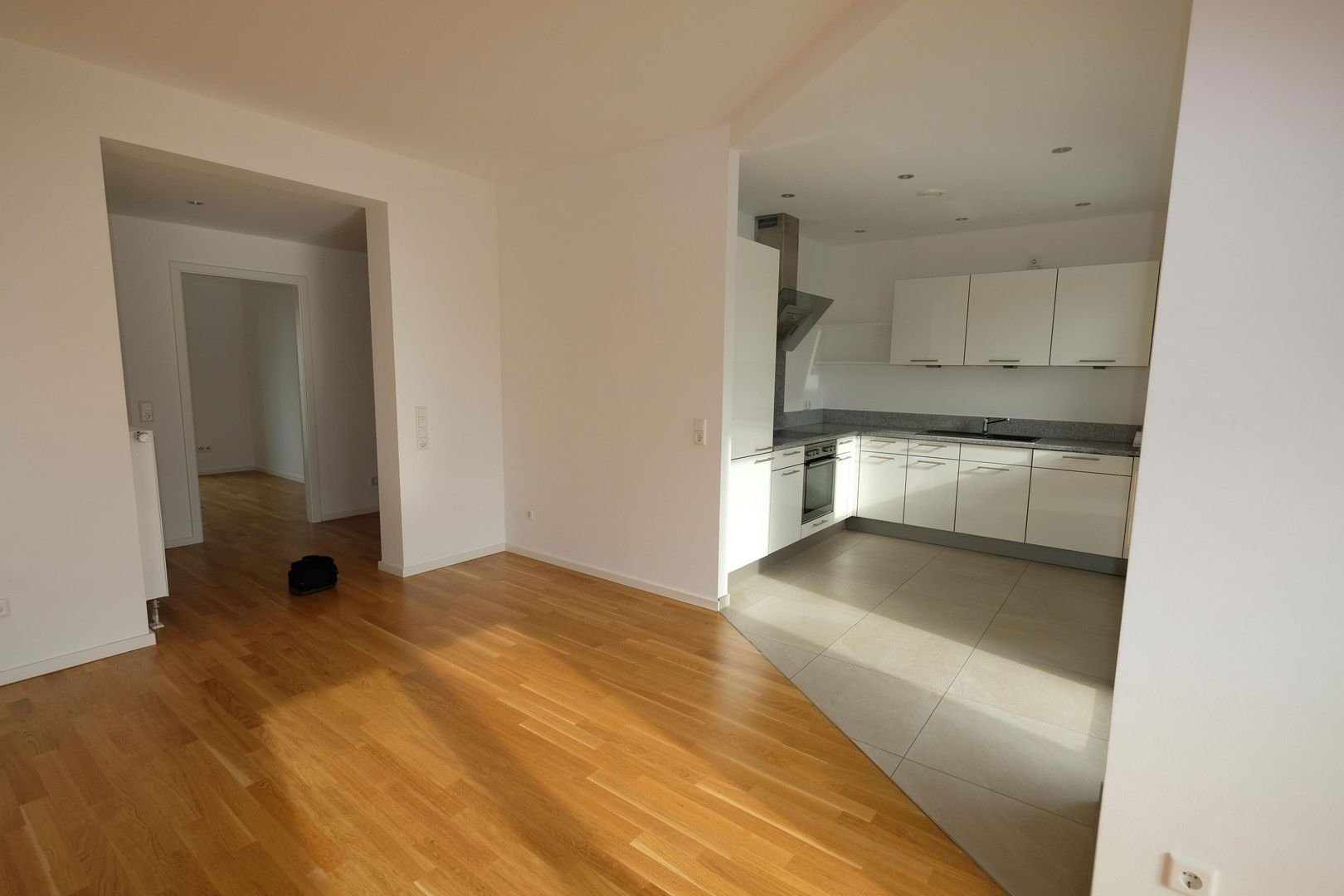 Wohnung zur Miete 1.350 € 3 Zimmer 88 m²<br/>Wohnfläche 1.<br/>Geschoss 01.11.2024<br/>Verfügbarkeit Gretapfelstraße 6 Preungesheim Frankfurt 60435