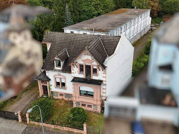 Haus zum Kauf 1.300.000 € 5 Zimmer 200 m² 3.530 m² Grundstück Erlenbrunn Pirmasens 66955