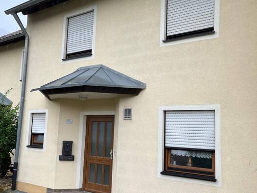 Reihenhaus zur Miete 945 € 5 Zimmer 126 m² 172 m² Grundstück frei ab 01.04.2026 Leutershausen 91578