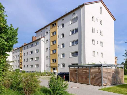 Wohnung zur Miete 841 € 3 Zimmer 76,4 m² 1. Geschoss frei ab 01.01.2026 Adalbert-Stifter-Straße 30 Traunreut 83301