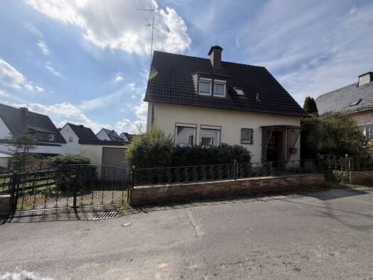 Einfamilienhaus zum Kauf 250.000 € 4 Zimmer 90 m² 555 m² Grundstück Bitburg Bitburg 54634