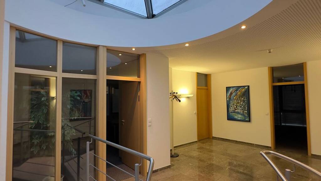 Büro zur Miete provisionsfrei 2.400 € 8 Zimmer 185 m² Bürofläche Trossingen 78647