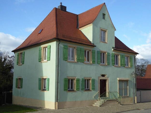 Einfamilienhaus zum Kauf provisionsfrei 299.000 € 8 Zimmer 180 m² 300 m² Grundstück Pleinfelder Str. 30 Ellingen 91792