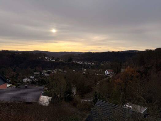 Mehrfamilienhaus zum Kauf 265.000 € 8 Zimmer 207 m² 885 m² Grundstück Herchen Windeck 51570