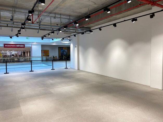 Ladenfläche zur Miete 4.500 € 1 Zimmer 300 m² Verkaufsfläche Stadtgebiet Göppingen 73033