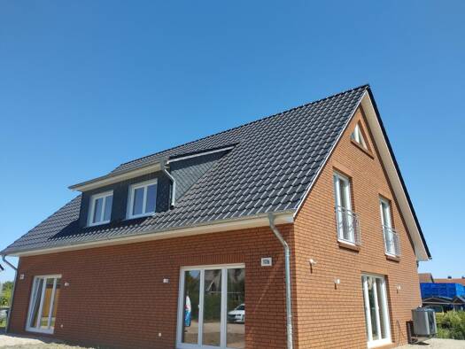 Doppelhaushälfte zum Kauf 459.000 € 4 Zimmer 110,8 m² 325 m² Grundstück frei ab sofort Ladekop Jork 21635
