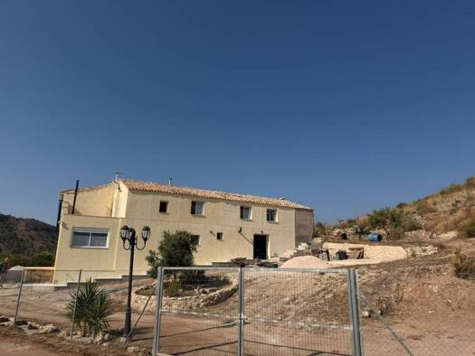 Bauernhaus zum Kauf 369.000 € 6 Zimmer 337 m² 3.151 m² Grundstück Aspe 03680