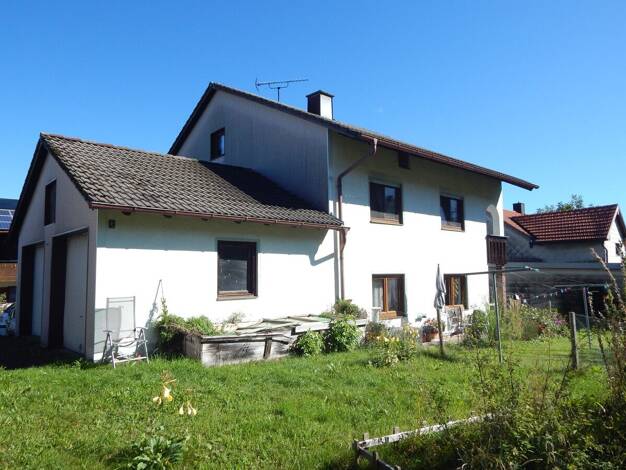Mehrfamilienhaus zum Kauf 290.000 € 6 Zimmer 146 m² 457 m² Grundstück Dorfstraße 43 Oberteisendorf Teisendorf 83317