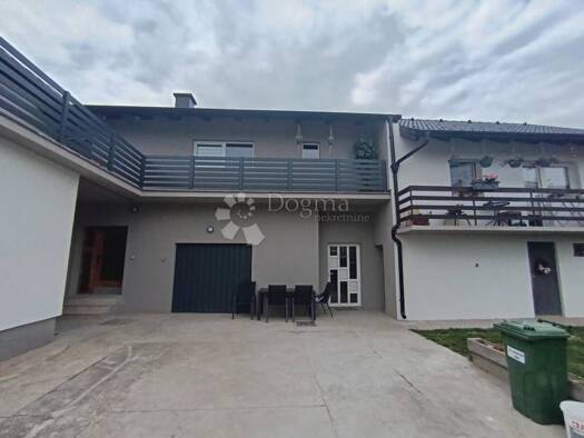 Haus zum Kauf 269.000 € 12 Zimmer 488 m² Cepin Čepin