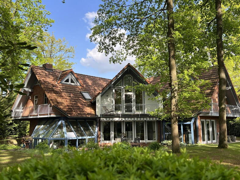 Einfamilienhaus zum Kauf provisionsfrei 1.099.000 € 9 Zimmer 390 m² 1.557 m² Grundstück Gifhorn Gifhorn 38518