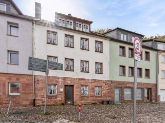 Einfamilienhaus zum Kauf 145.000 € 10 Zimmer 240 m² 200 m² Grundstück frei ab 01.05.2026 Miltenberg 63897