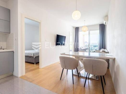Wohnung zur Miete 1.000 € 2 Zimmer 56 m² 1. Geschoss Znjan Stobreč