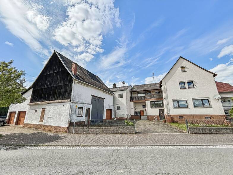 Einfamilienhaus zum Kauf 185.000 € 6 Zimmer 132 m² 688 m² Grundstück Bechlingen Aßlar 35614