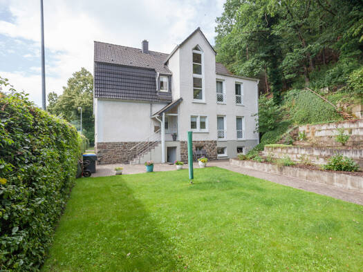 Mehrfamilienhaus zum Kauf provisionsfrei 260.000 € 8 Zimmer 237 m² 2.496 m² Grundstück Rahmede Altena 58762