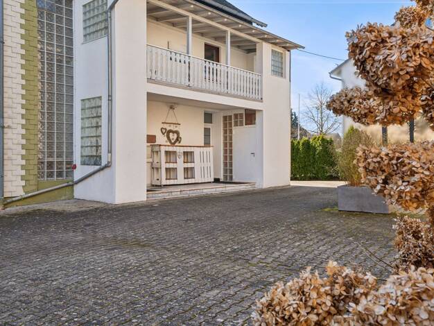 Einfamilienhaus zum Kauf 6 Zimmer 190 m² 670 m² Grundstück Langenscheid 65558