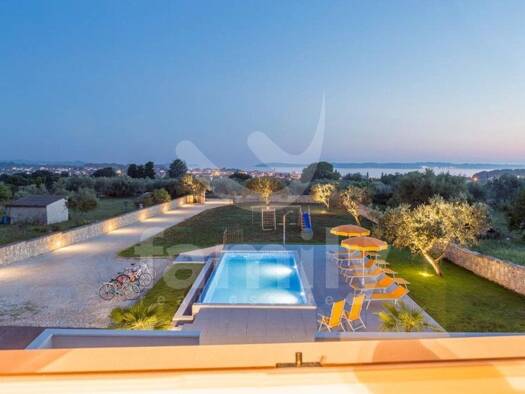 Villa zum Kauf 1.140.000 € 3 Zimmer 180 m² Fažana 52212