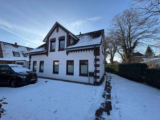 Mehrfamilienhaus zum Kauf provisionsfrei als Kapitalanlage geeignet 325.000 € 8,5 Zimmer 217 m² 700 m² Grundstück Westerrönfeld 24784