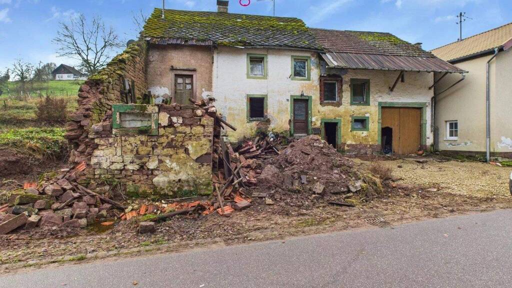 Einfamilienhaus zum Kauf 25.000 € 549 m² Grundstück Baustert 54636