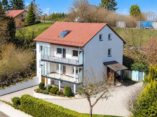 Mehrfamilienhaus zum Kauf 339.000 € 9 Zimmer 240,7 m² 834 m² Grundstück frei ab sofort Pressath Pressath 92690