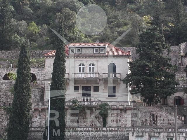 Villa zum Kauf 2.200.000 € 10 Zimmer 900 m²<br/>Wohnfläche 2.800 m²<br/>Grundstück Dubrovnik 20000