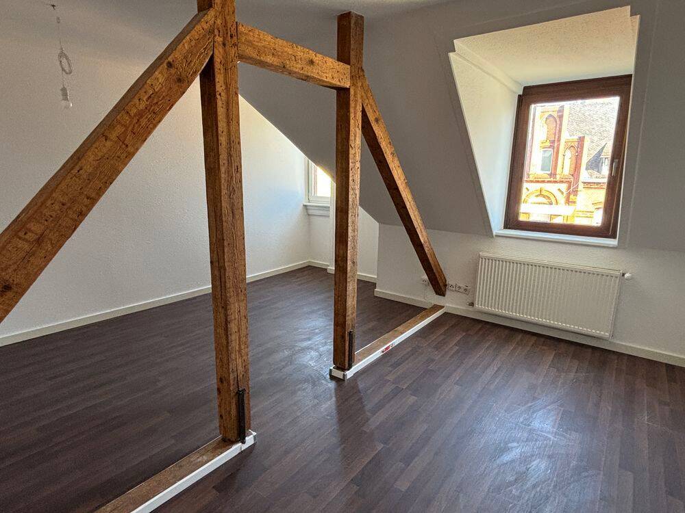 Gemütliche 2 Zimmer-DG-Wohnung in Wiesbaden – Westendstraße 30, 65195 Wiesbaden – Vorschaubild 4