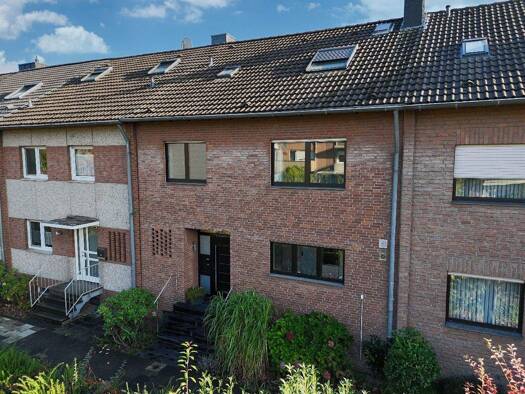 Reihenmittelhaus zum Kauf 570.000 € 7 Zimmer 183 m² 338 m² Grundstück Weckhoven Neuss 41466