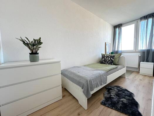 Wohnung zur Miete 535 € 7 Zimmer 100 m² 7. Geschoss frei ab 01.09.2026 Wiener Straße 81 Oberrad Süd 60599