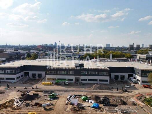 Lagerhalle zur Miete - Erstbezug provisionsfrei 4.304 m² Lagerfläche teilbar ab 2.149 m² Düsseldorf 40231