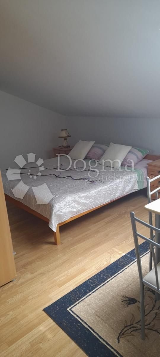 Wohnung zum Kauf 170.000 € 3 Zimmer 82 m²<br/>Wohnfläche 3.<br/>Geschoss Starigrad center 23244