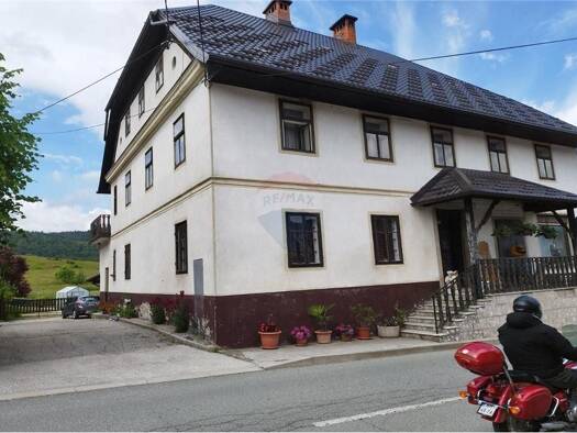 Einfamilienhaus zum Kauf 17 Zimmer Čabar 51306
