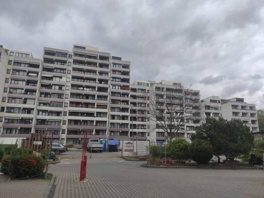 Wohnung zur Miete 430 € 1 Zimmer 33 m² 8. Geschoss frei ab sofort Erich-Ollenhauer-Str. 32f Biebrich Wiesbaden 65187