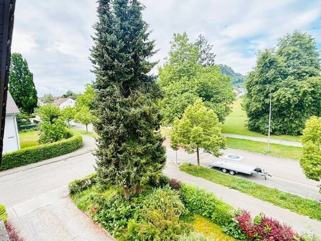 Mehrfamilienhaus zum Kauf 480.000 € 8 Zimmer 165 m² 755 m² Grundstück frei ab 01.11.2026 Singen Singen (Hohentwiel) 78224