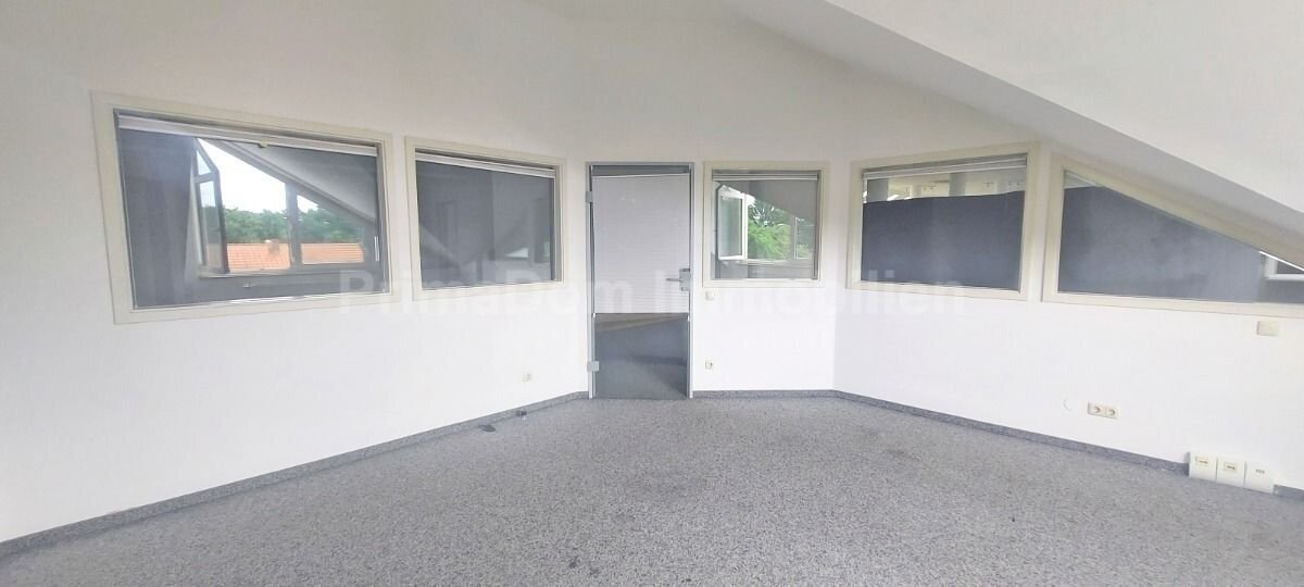 Bürofläche zur Miete 2.500 € 325 m²<br/>Bürofläche Kalb-Siedlung / Weikershof 60 Fürth 90763