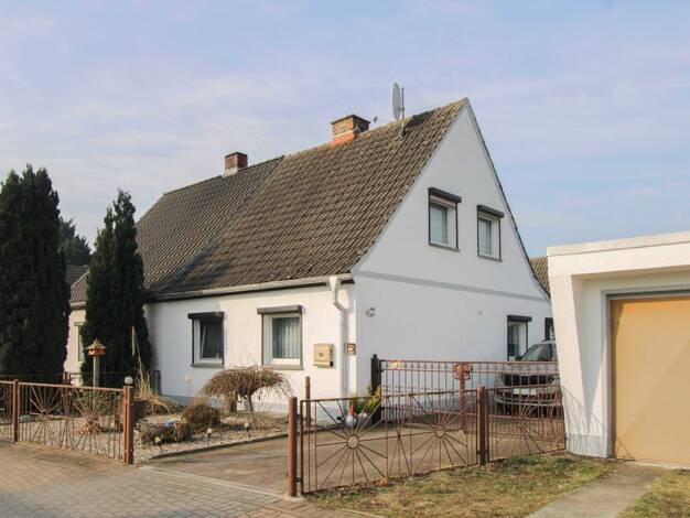 Doppelhaushälfte zum Kauf 79.000 € 4 Zimmer 100,1 m² 1.004,1 m² Grundstück Abtsdorf Wittenberg 06888