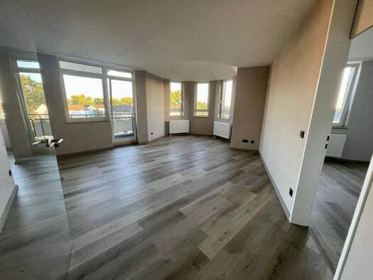 Wohnung zum Kauf 288.000 € 2 Zimmer 72 m² Niehl Köln 50735