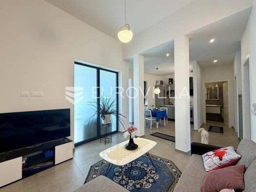 Wohnung zur Miete 800 € 2 Zimmer 80 m² 1. Geschoss Marcana Loborika