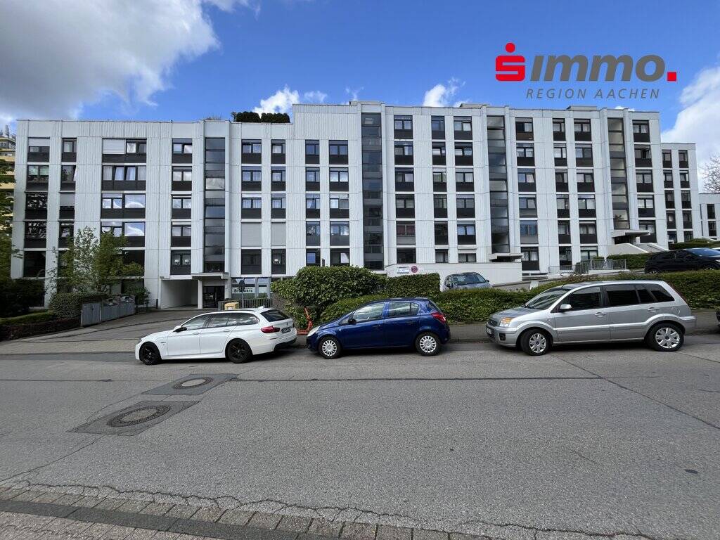 Gepflegte und teilmöblierte 3-Zimmer-Eigentumswohnung mit Balkon, Aufzug & Garage in Aachen-Haaren