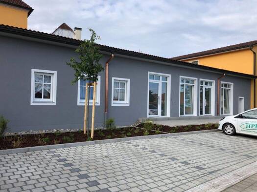 Studio zum Kauf 210.000 € 1 Zimmer 68,4 m² EG Holzbruckweg 2 Röttenbach 91187