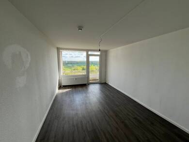 Wohnung zur Miete 509 € 2 Zimmer 61,3 m² 7. Geschoss frei ab sofort Fünenweg 2 Mettenhof Kiel 24109