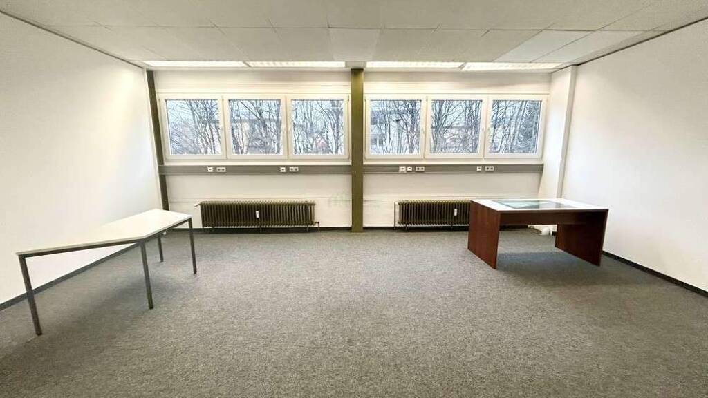 Bürofläche zur Miete 400 € 2 Zimmer 52 m² Bürofläche teilbar ab 19 m² Möglingen 71696