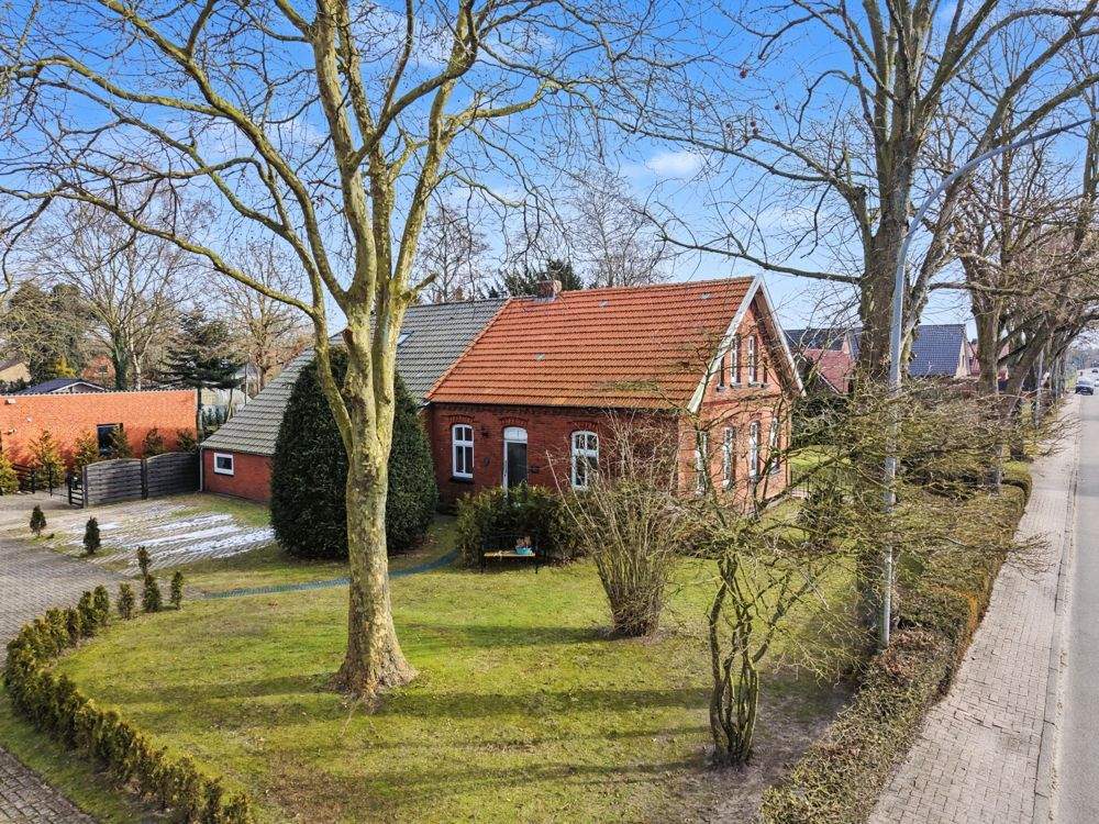 Immobilie in Detern - Gulfhof-Charme von außen - modernes Raumwunder von innen | saniert | 244 m³ | mit FeWo und Halle - Bild 2