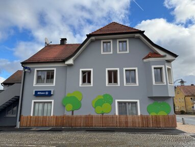 Wohnung zur Miete 800 € 5 Zimmer 105 m² 1. Geschoss frei ab sofort Marktstraße 1 Freihung Freihung 92271