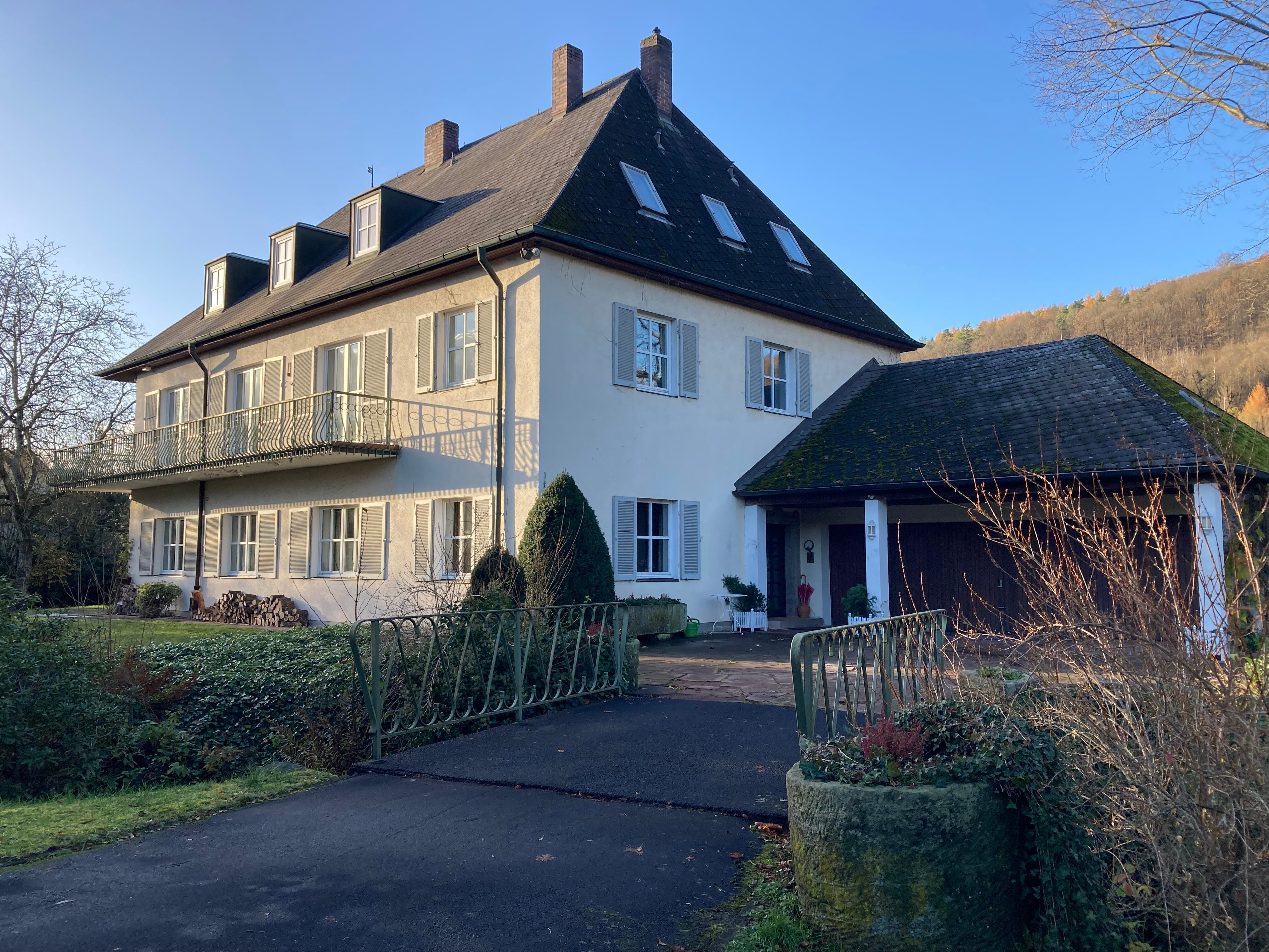 Villa zum Kauf 600.000 € 11 Zimmer 390 m²<br/>Wohnfläche 4.238 m²<br/>Grundstück Bahnhofstraße 24 Bad Brückenau Bad Brückenau 97769