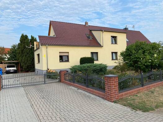 Doppelhaushälfte zum Kauf 298.000 € 5 Zimmer 120 m² 1.121 m² Grundstück Seelow 15306