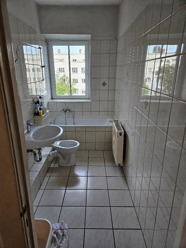 Wohnung zur Miete 630 € 3 Zimmer 71 m²<br/>Wohnfläche 01.01.2025<br/>Verfügbarkeit Hansaviertel Rostock 18057