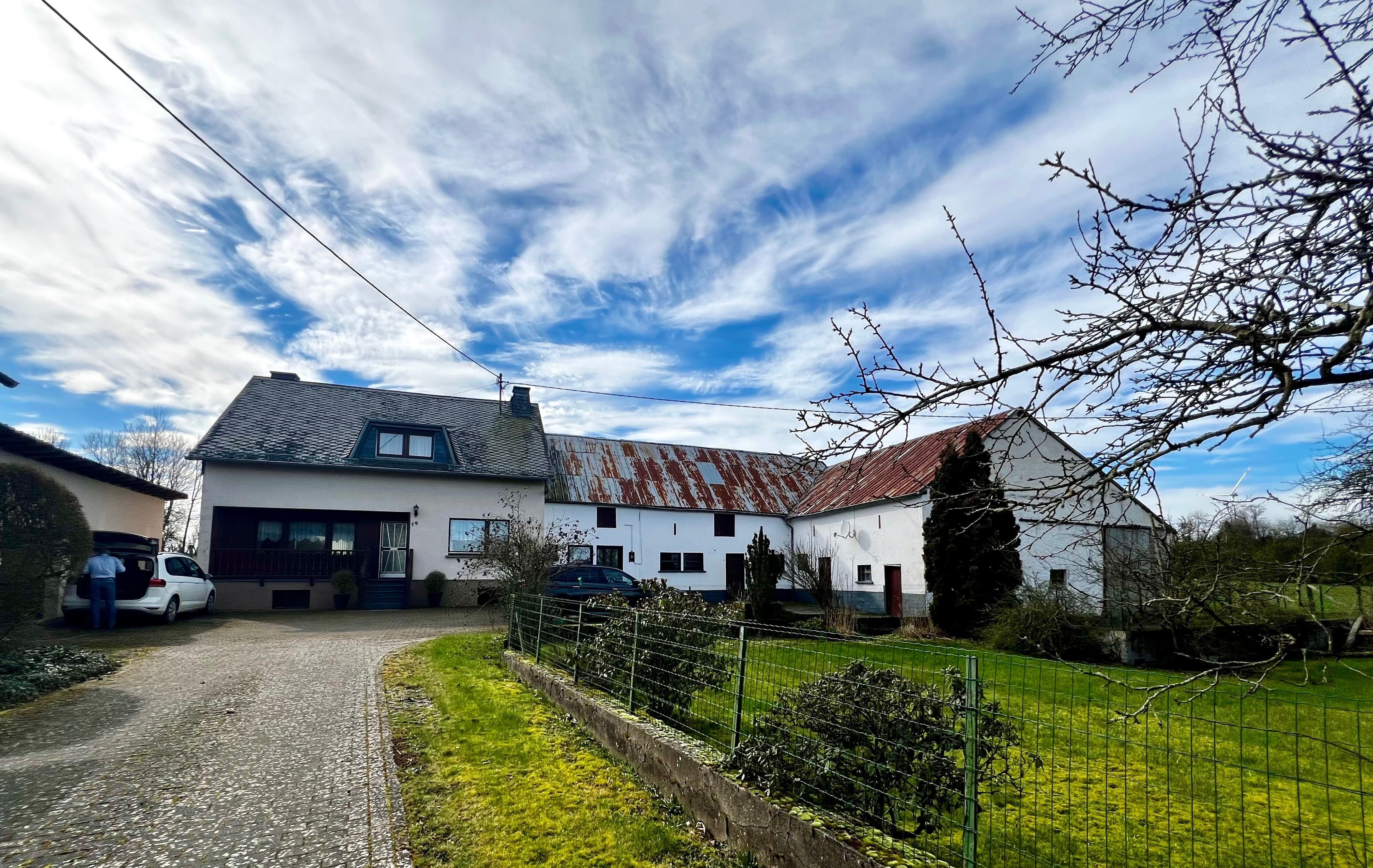 Bauernhaus zum Kauf 379.000 € 7 Zimmer 160 m²<br/>Wohnfläche 14.212 m²<br/>Grundstück ab sofort<br/>Verfügbarkeit Großkampenberg 54619