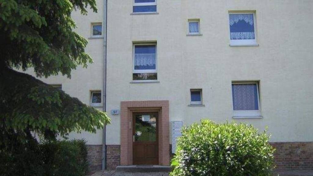 WG-Zimmer zur Miete 330 € 2 Zimmer 43,8 m² EG frei ab sofort Zeitzer Straße 101 Weißenfels 06667