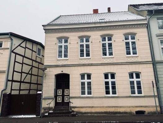 Mehrfamilienhaus zum Kauf 133.000 € 6 Zimmer 149 m² 1.606 m² Grundstück frei ab sofort Kießerdamm 3 Grabow 19300