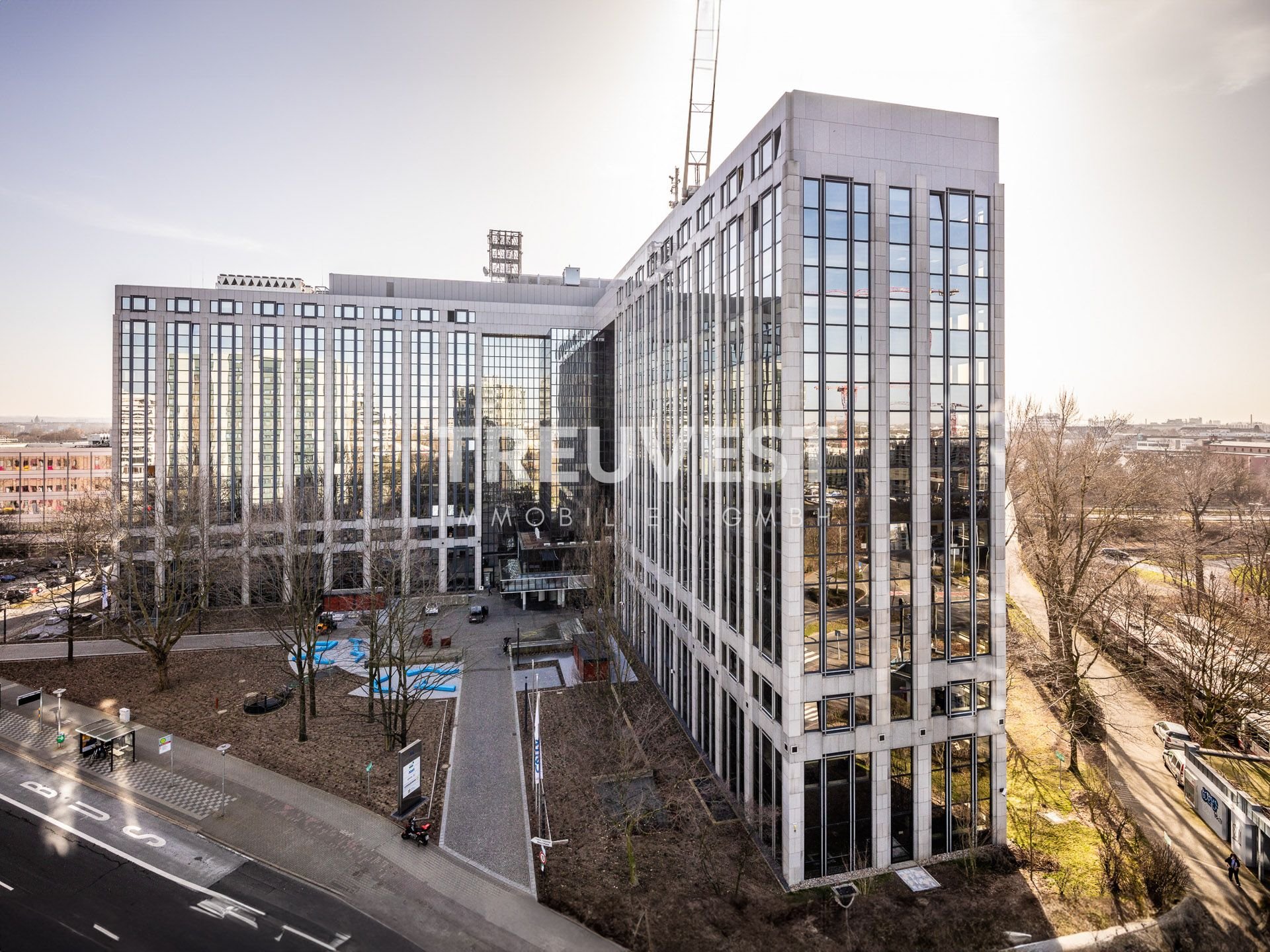 Bürofläche zur Miete provisionsfrei 14,50 € 1.289,6 m²<br/>Bürofläche ab 1.289,6 m²<br/>Teilbarkeit Oberlörick Düsseldorf 40547